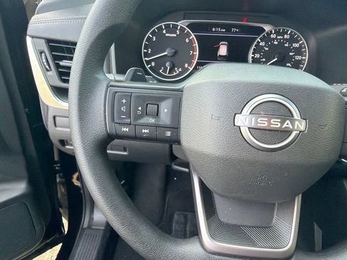 Used 2025 Nissan Rogue S AWD/4WD image 12