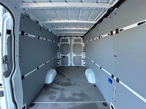 Used 2025 Mercedes-Benz Sprinter 2500 image 13