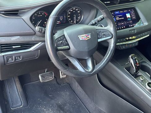 Used 2020 Cadillac XT4 Sport w/ Cold Weather Package FWD image 3