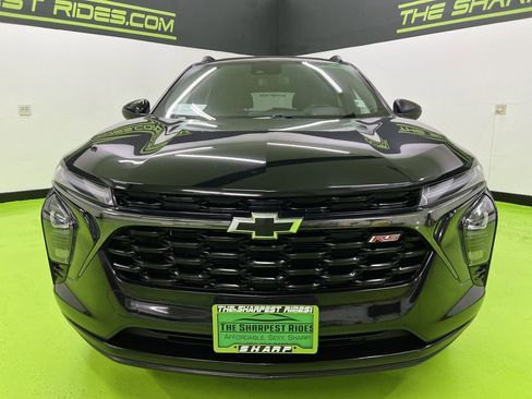 Used 2024 Chevrolet Trax RS w/ Sunroof Package FWD image 3