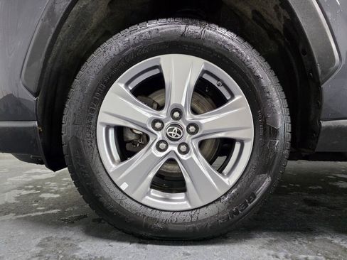 Used 2024 Toyota RAV4 LE AWD/4WD image 6