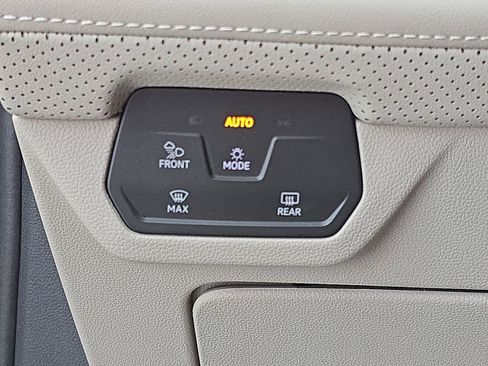 Certified 2024 Volkswagen Atlas SE image 27