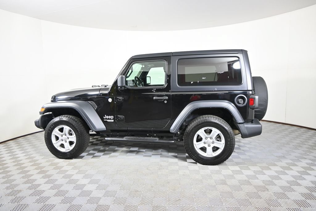 Used 2020 Jeep Wrangler Sport AWD/4WD image 3