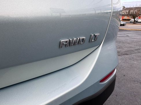 Used 2022 Chevrolet Equinox LT w/ Driver Convenience Package image 8