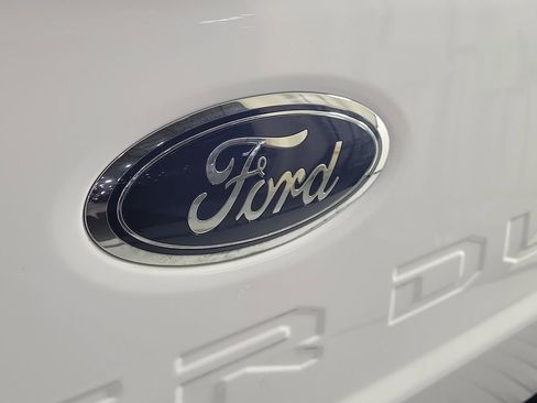 Used 2023 Ford F250 XLT w/ FX4 Off-Road Package AWD/4WD image 5