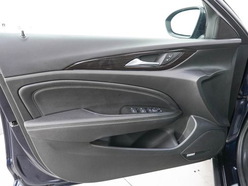 Used 2019 Buick Regal Avenir FWD image 19