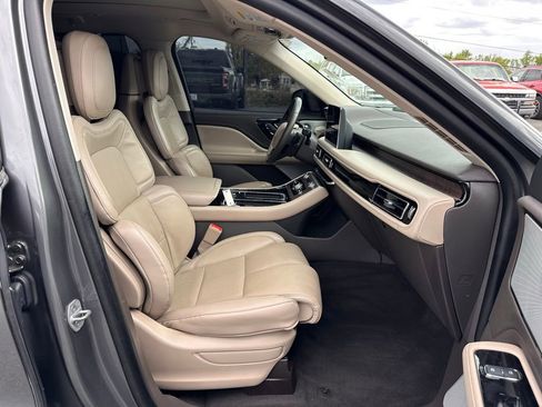 Used 2023 Lincoln Aviator Reserve w/ Equipment Group 201A image 18