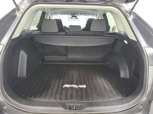 Used 2022 Toyota RAV4 XLE AWD/4WD image 33