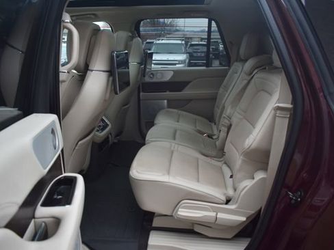 Used 2018 Lincoln Navigator L Reserve w/ Technology Package image 44