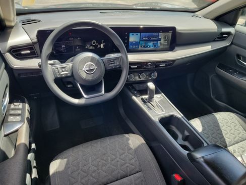 Certified 2025 Nissan Kicks SV FWD image 14