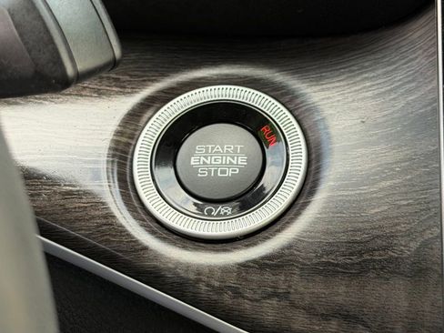 Used 2023 Jeep Grand Cherokee L Limited image 22