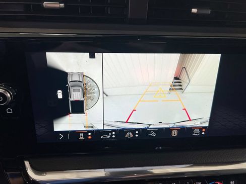 Used 2024 GMC Sierra 1500 Denali w/ Denali Reserve Package AWD/4WD image 16
