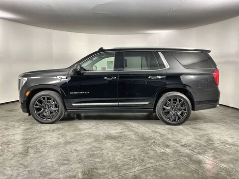 Used 2024 GMC Yukon Denali w/ Denali Reserve Package image 5