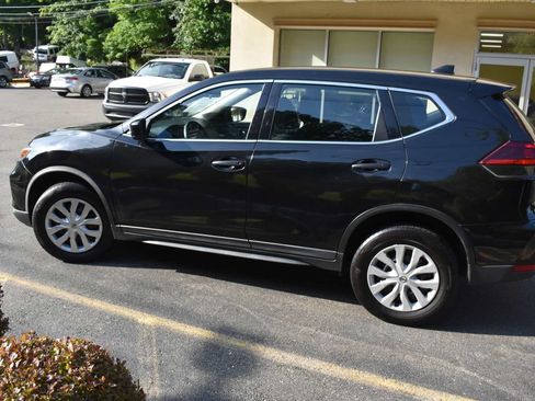 Used 2018 Nissan Rogue S AWD/4WD image 7