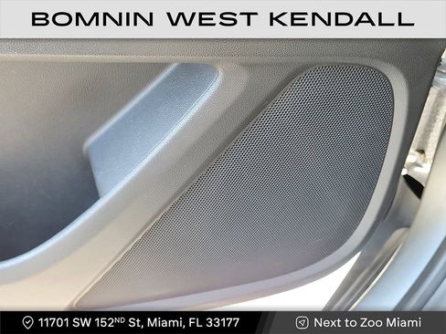 Used 2023 Chevrolet Traverse LS image 28