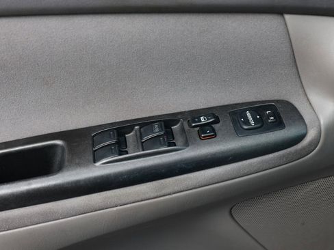 Used 2005 Toyota Camry SE image 40