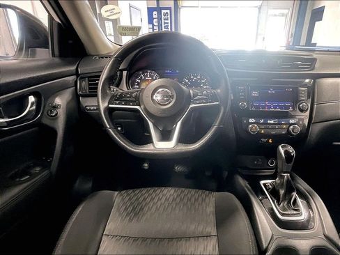Used 2019 Nissan Rogue SV AWD/4WD image 17