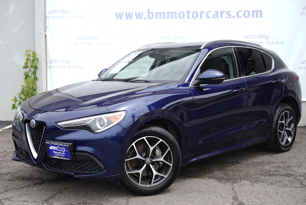 Used 2021 Alfa Romeo Stelvio Ti AWD/4WD image 2