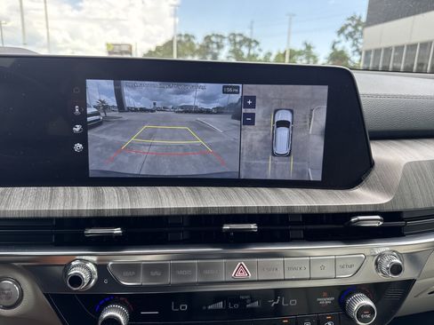 Certified 2024 Kia Telluride SX w/ Towing Package FWD image 27