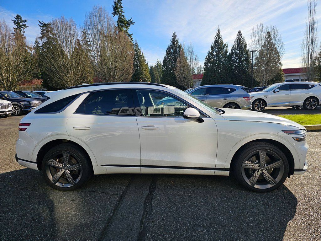 Certified 2025 Genesis GV70 3.5T Sport w/ Sport Prestige Package AWD/4WD image 4