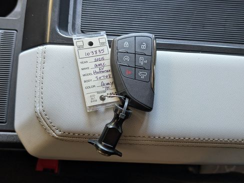 Used 2025 GMC Hummer EV 2X AWD/4WD image 37