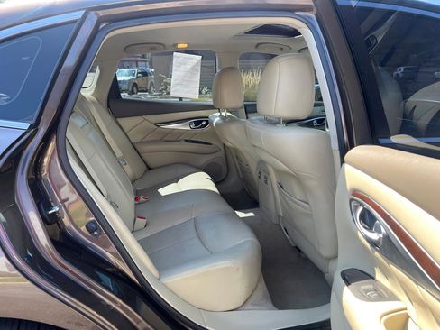 Used 2019 INFINITI Q70 Luxe RWD image 39