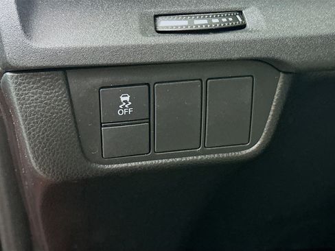 Used 2025 Honda CR-V LX image 17