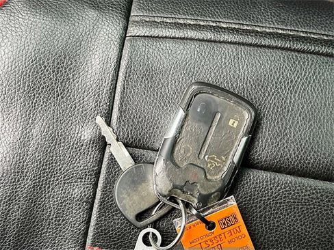 Used 2021 GMC Sierra 3500 Denali w/ Denali Black Diamond Edition image 12