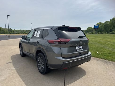 Used 2024 Nissan Rogue S AWD/4WD image 7