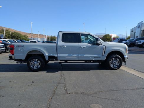 Certified 2025 Ford F250 Lariat AWD/4WD image 3