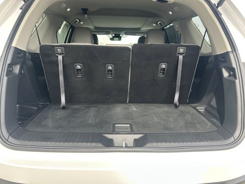 Certified 2025 Honda Pilot Touring image 30