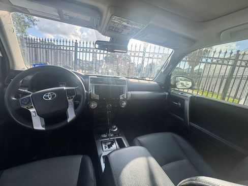 Used 2020 Toyota 4Runner SR5 Premium w/ Moonroof Package AWD/4WD image 2