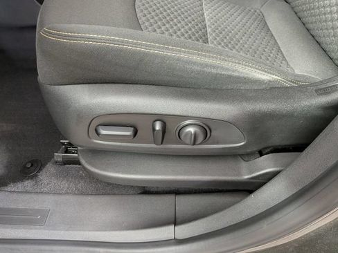 Used 2019 GMC Terrain SLE w/ Driver Convenience Package FWD image 14