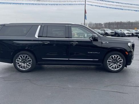 Used 2024 GMC Yukon XL Denali Ultimate image 8