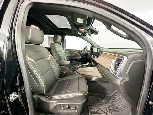 Used 2023 GMC Canyon Denali image 31