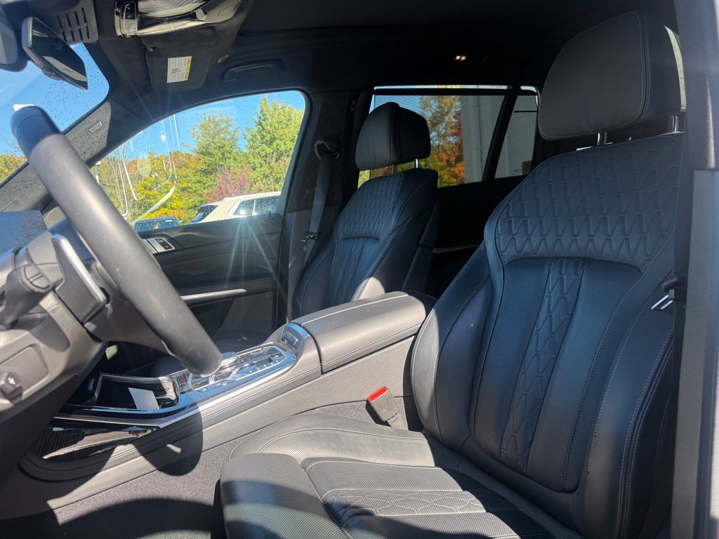 Used 2025 BMW X7 M60i w/ Climate Comfort Package AWD/4WD image 12