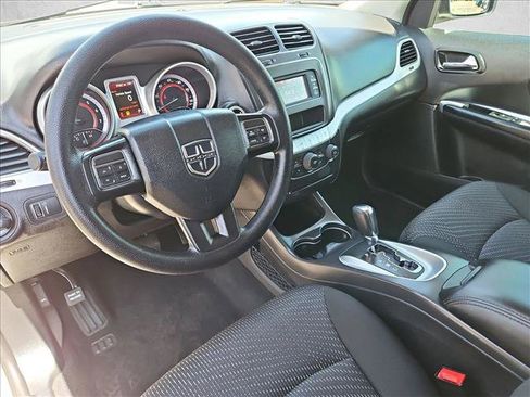 Used 2020 Dodge Journey SE FWD image 13