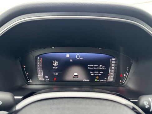 Used 2025 Honda Pilot Black Edition image 13