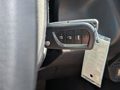 Used 2021 Toyota Camry SE FWD image 21