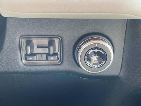 New 2026 Lincoln Navigator Black Label AWD/4WD image 25