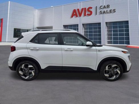 Used 2025 Hyundai Venue SEL FWD image 5