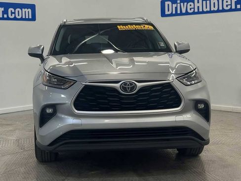 Used 2020 Toyota Highlander XLE image 3