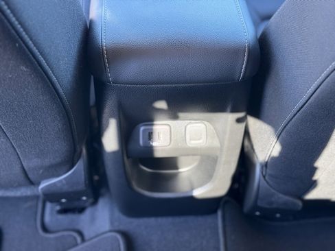 Used 2022 GMC Canyon Elevation image 24