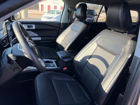 Used 2024 Ford Explorer Limited w/ Limited Technology Package image 10
