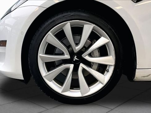 Used 2020 Tesla Model 3 Standard Range Plus RWD image 9