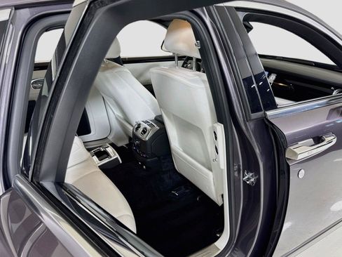 Used 2019 Rolls-Royce Ghost RWD image 33