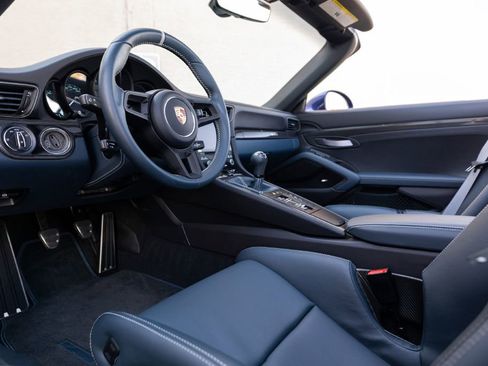 Used 2019 Porsche 911 Speedster RWD image 23