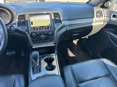 Used 2018 Jeep Grand Cherokee Limited image 12