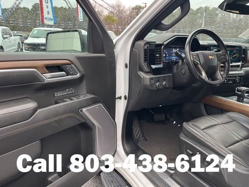 Used 2022 Chevrolet Silverado 1500 High Country w/ Z71 Off-Road Package image 5