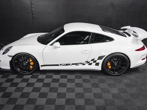 Used 2015 Porsche 911 GT3 RWD image 27
